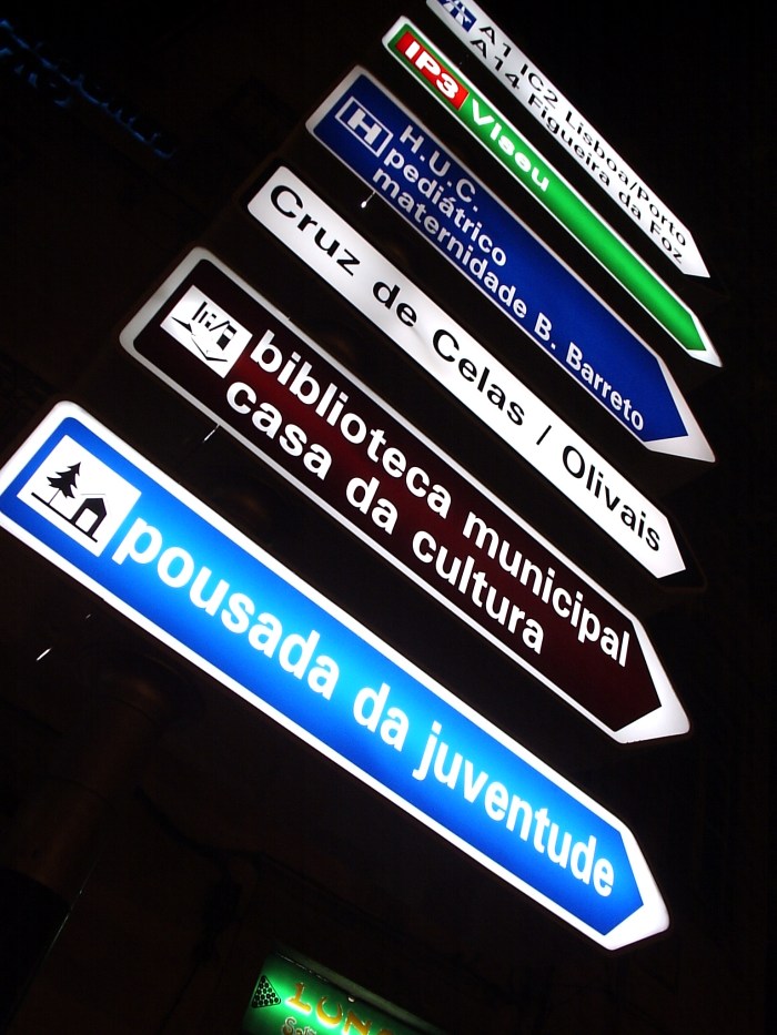 senyal d'un alberg a Coimbra