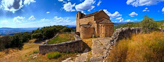 Just darrere de casa. (font)